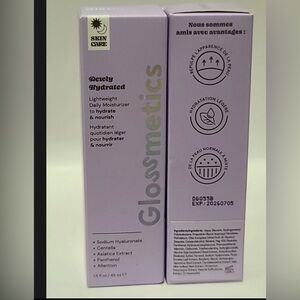 GLOW DEAL! 
Glowmetics Dewy Hydrated Lightweight Daily Moisturizer 4 ONLY $15